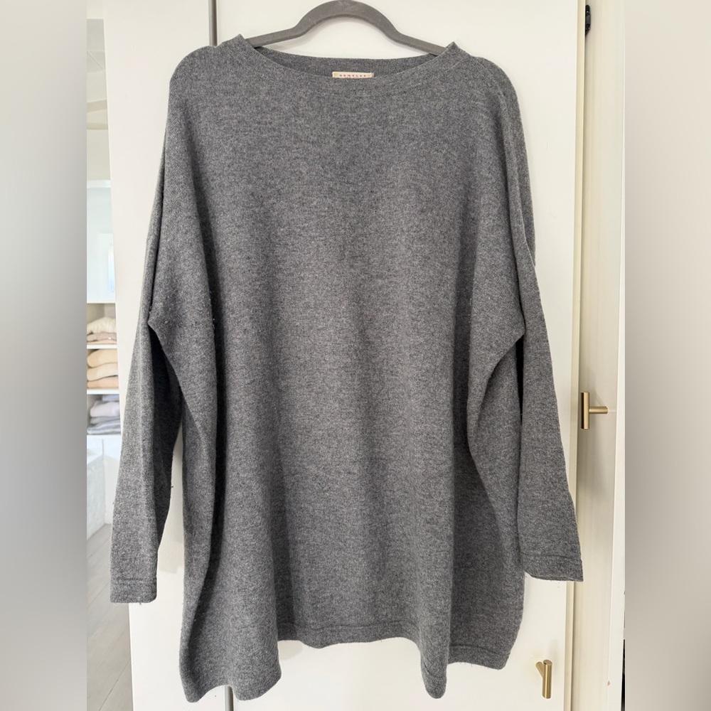 Gray Tunic Cashmere Sweater by Demylee